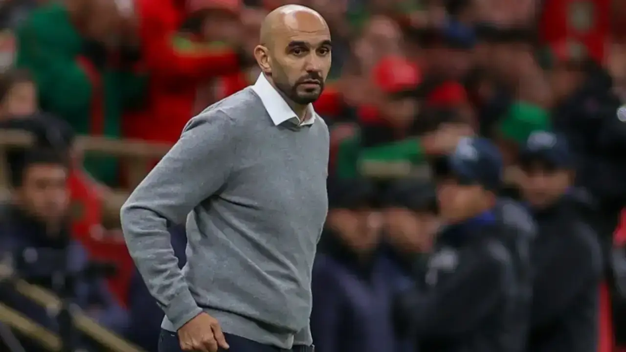 سكوب : وليد الركراكي على بعد خطوة فقط من قيادة منتخب توج بلقب كأس العالم