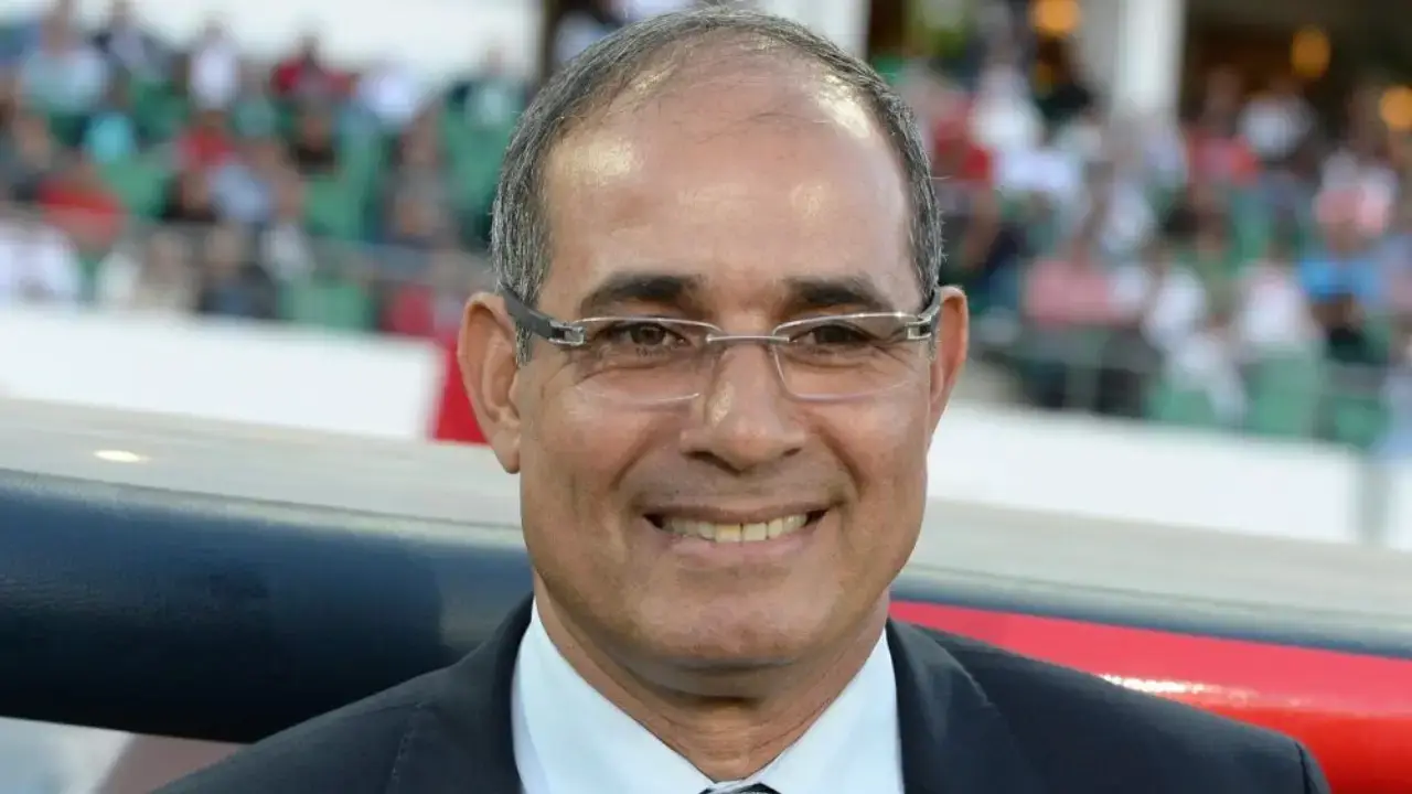 بعد تجربته مع قناة “سكاي نيوز”.. بادو الزاكي يعود إلى المغرب من أجل توقيع عقدا ضخما مع منتخب عربي كبير